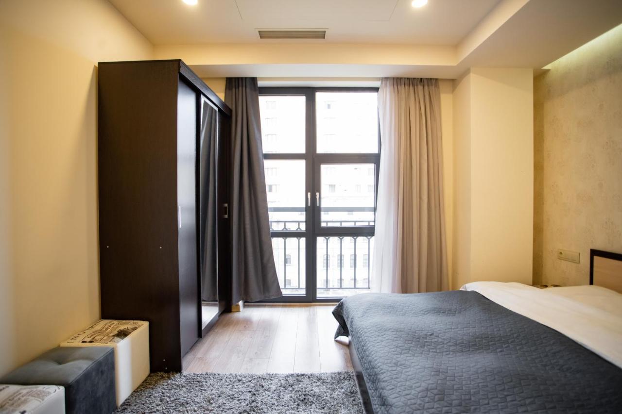 Fantastic Apartments Near Republic Square, Perfect Location, Mystreet Company Ереван Экстерьер фото