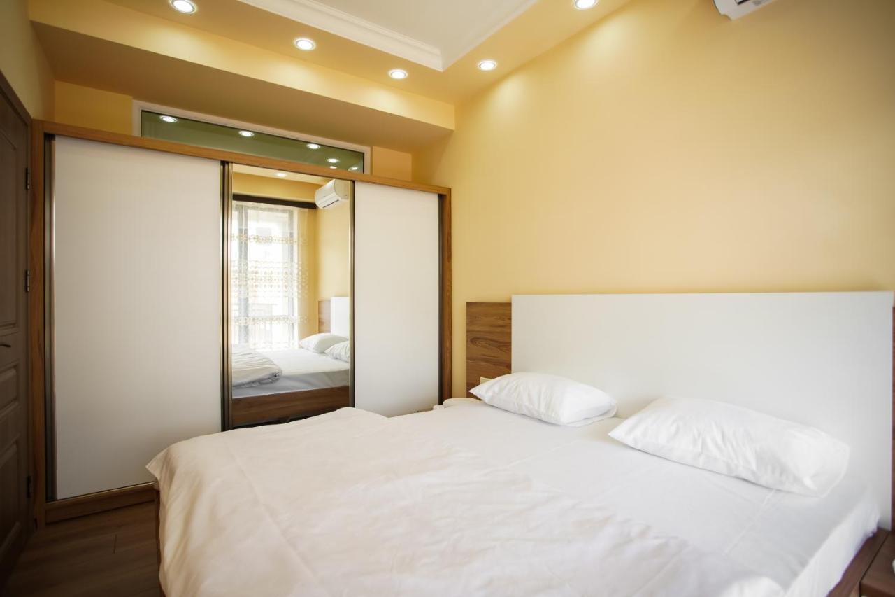 Fantastic Apartments Near Republic Square, Perfect Location, Mystreet Company Ереван Экстерьер фото