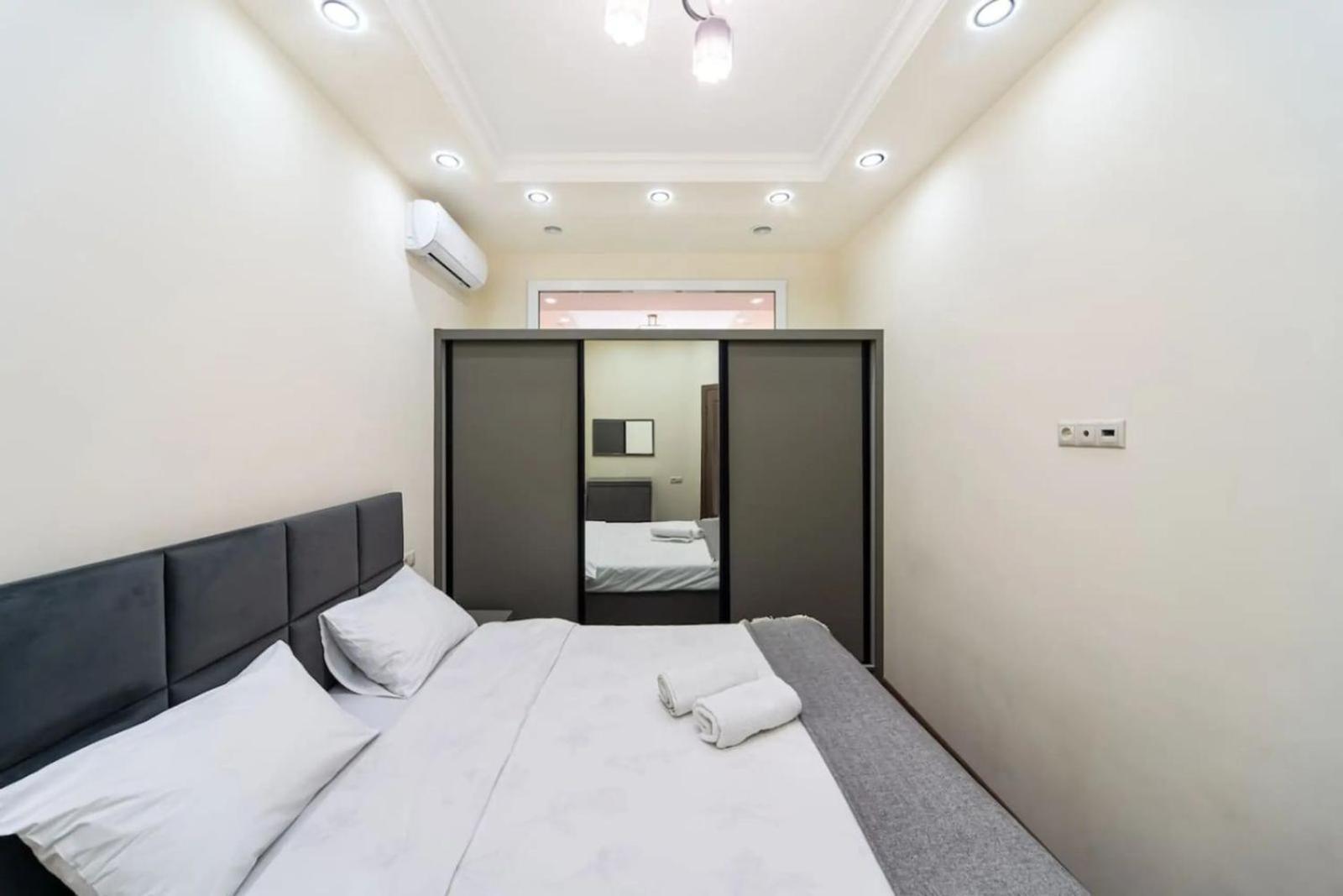 Fantastic Apartments Near Republic Square, Perfect Location, Mystreet Company Ереван Экстерьер фото