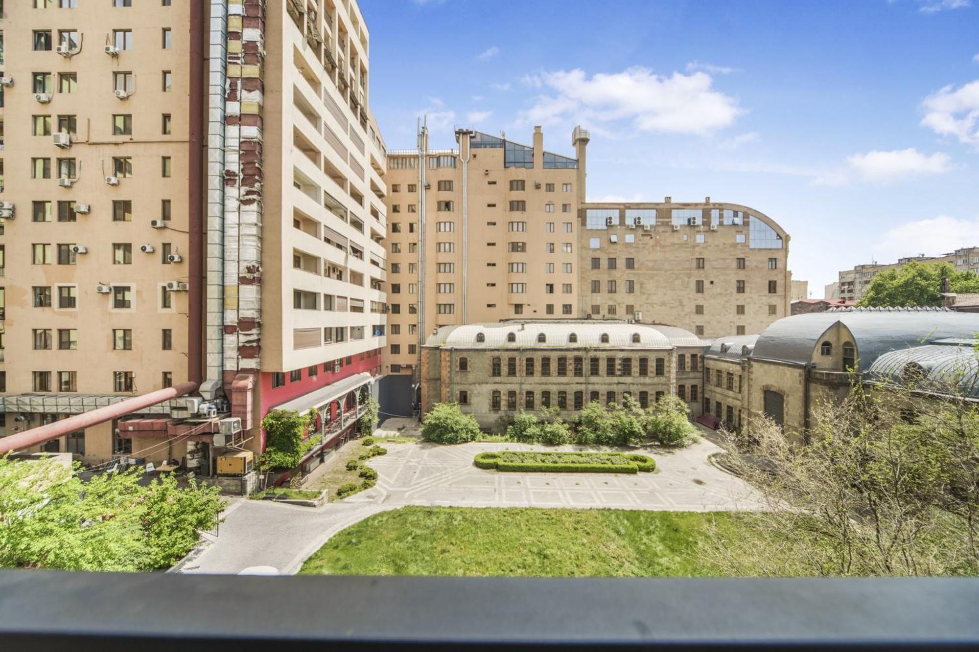Fantastic Apartments Near Republic Square, Perfect Location, Mystreet Company Ереван Экстерьер фото